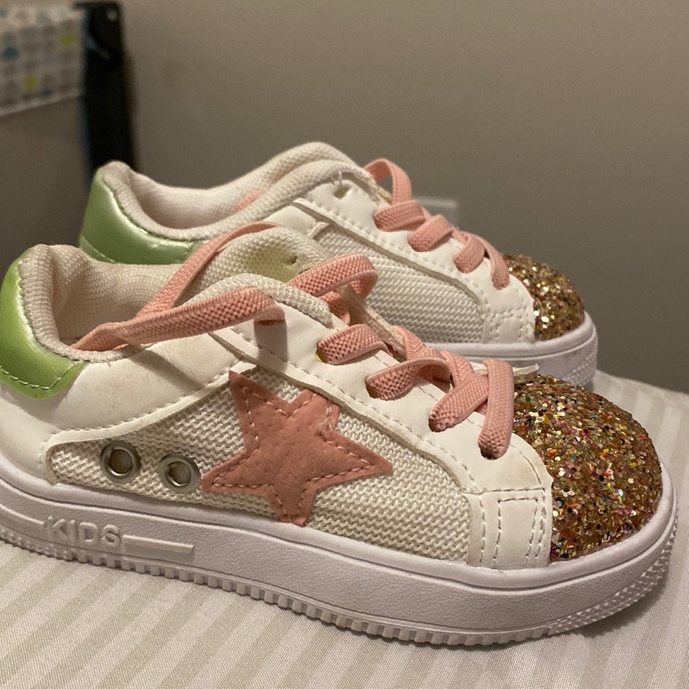 Worn 2-3 times. Don’t fit anymore